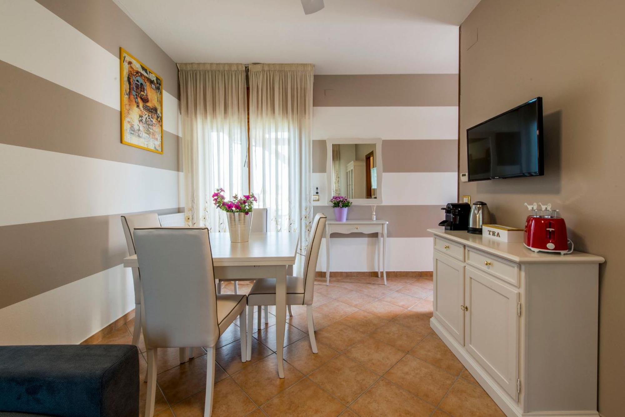 Italianflat - Peschiera Residence เปสเคียรา เดล การ์ดา ภายนอก รูปภาพ