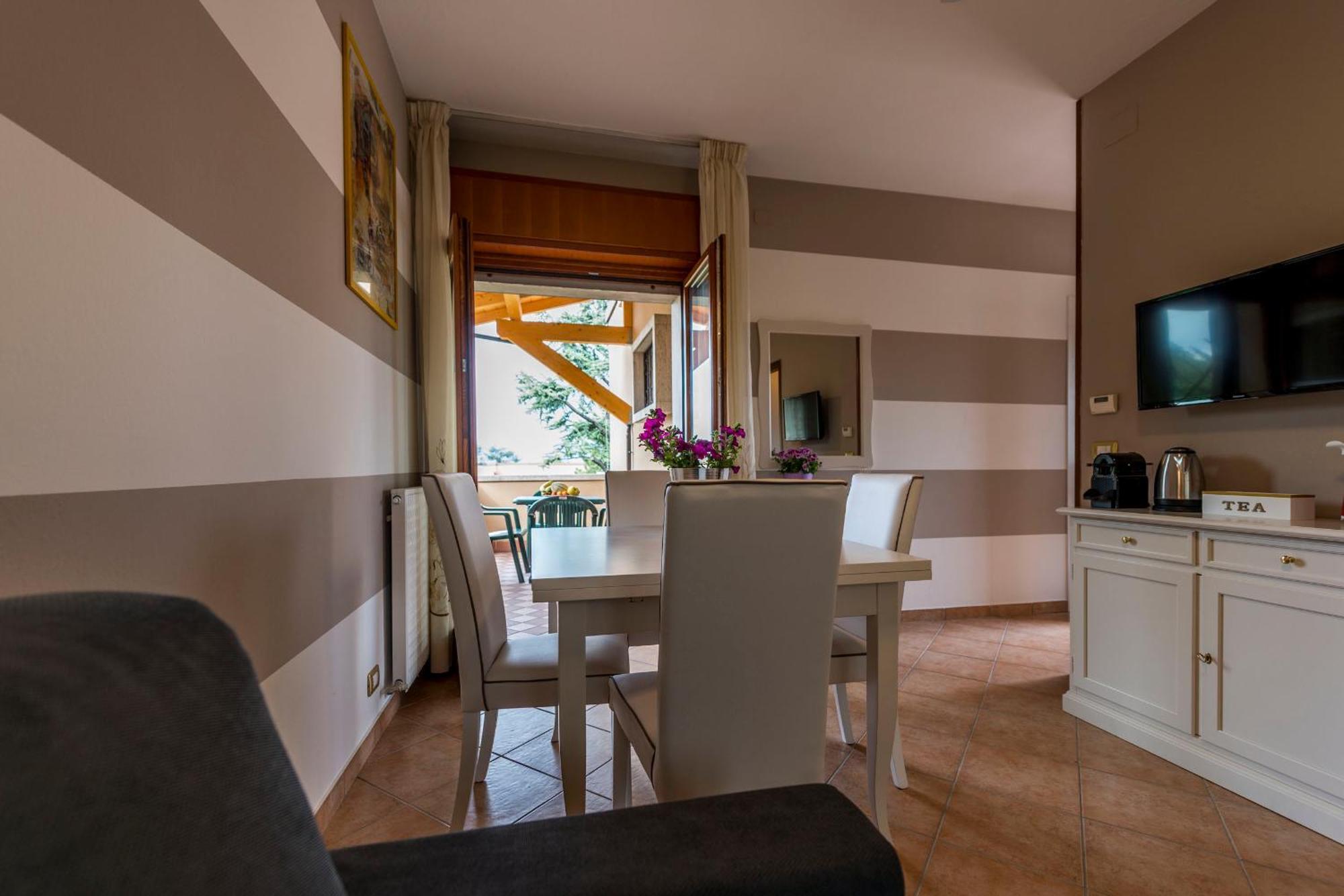 Italianflat - Peschiera Residence เปสเคียรา เดล การ์ดา ภายนอก รูปภาพ